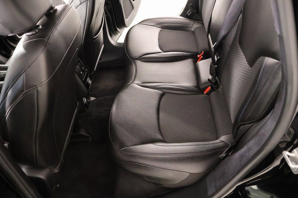 Used 2025 Jeep Compass Latitude image 12