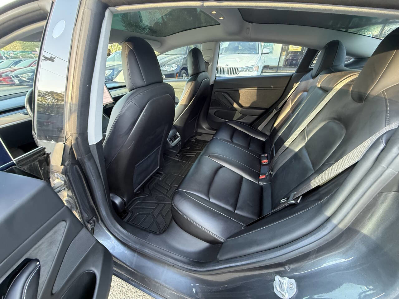 Used 2018 Tesla Model 3 Long Range image 10