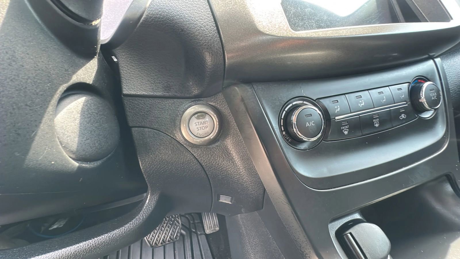 Used 2017 Nissan Sentra SV image 18