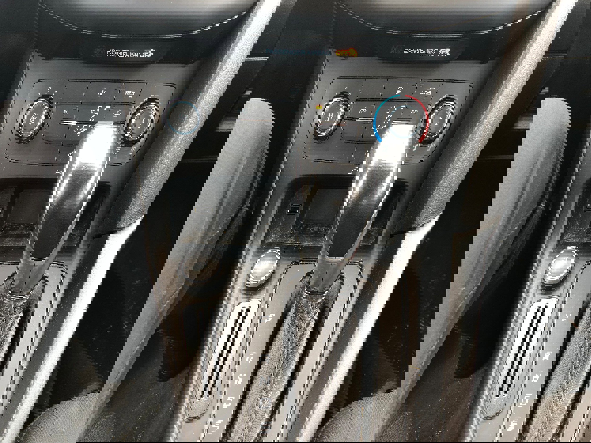 Used 2016 Ford Focus SE w/ SE Sport Package image 11