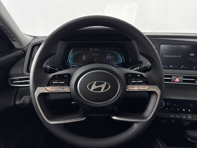 Used 2025 Hyundai Elantra Blue FWD image 29