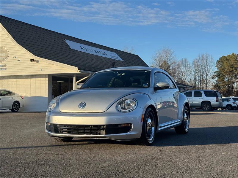 Used 2012 Volkswagen Beetle 2.5 image 2
