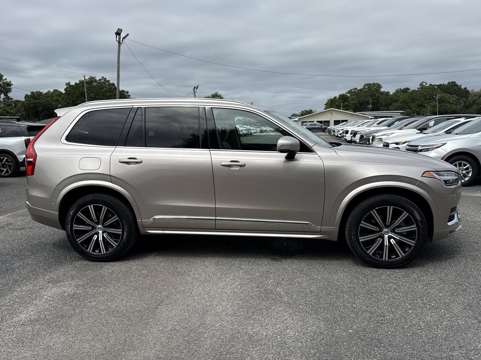 Used 2023 Volvo XC90 B6 Plus AWD/4WD image 6