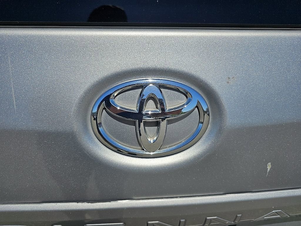 Used 2012 Toyota Sienna LE w/ Preferred Pkg image 14