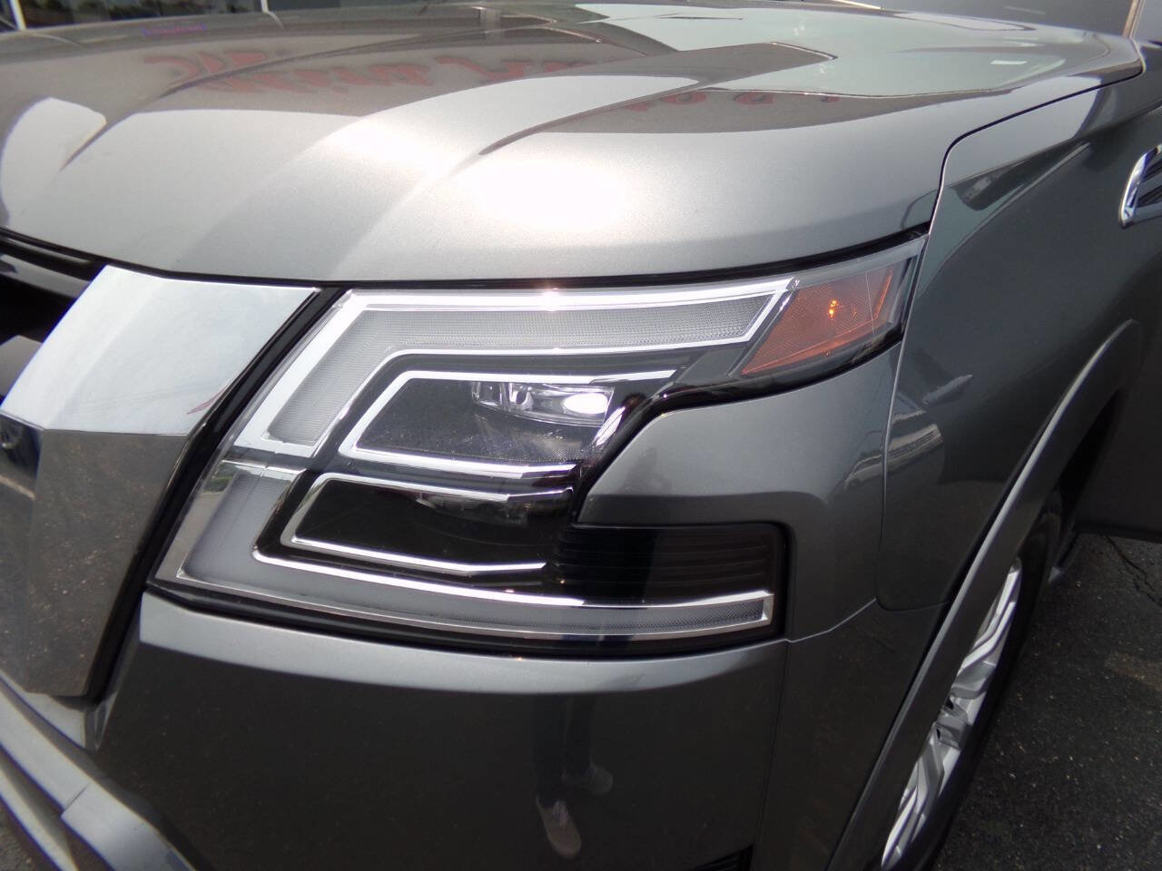 Used 2023 Nissan Armada SV image 56