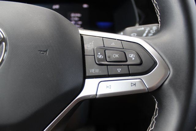 Used 2022 Volkswagen Taos SE w/ Panoramic Sunroof Package image 12
