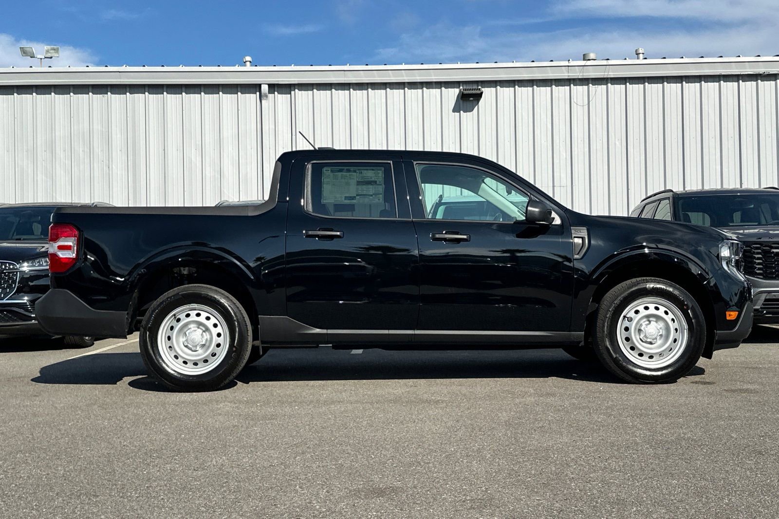 New 2025 Ford Maverick XL image 2