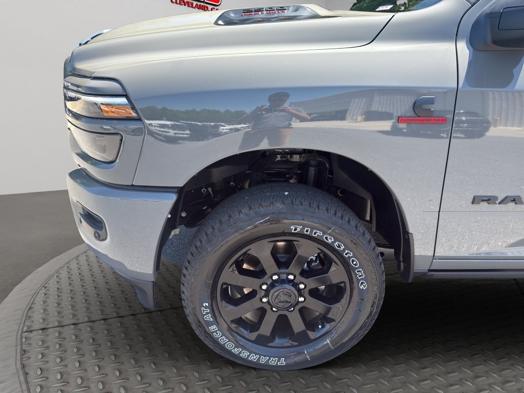 New 2026 RAM 2500 Laramie AWD/4WD image 12