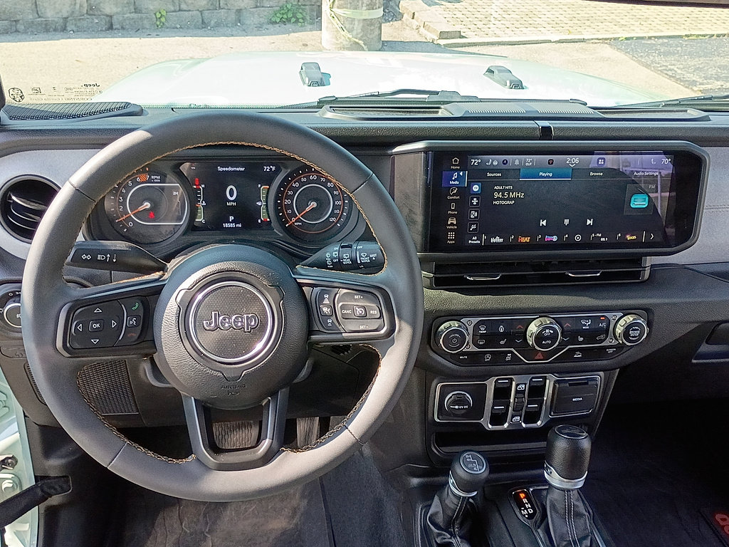 Used 2024 Jeep Wrangler Unlimited Sport AWD/4WD image 12