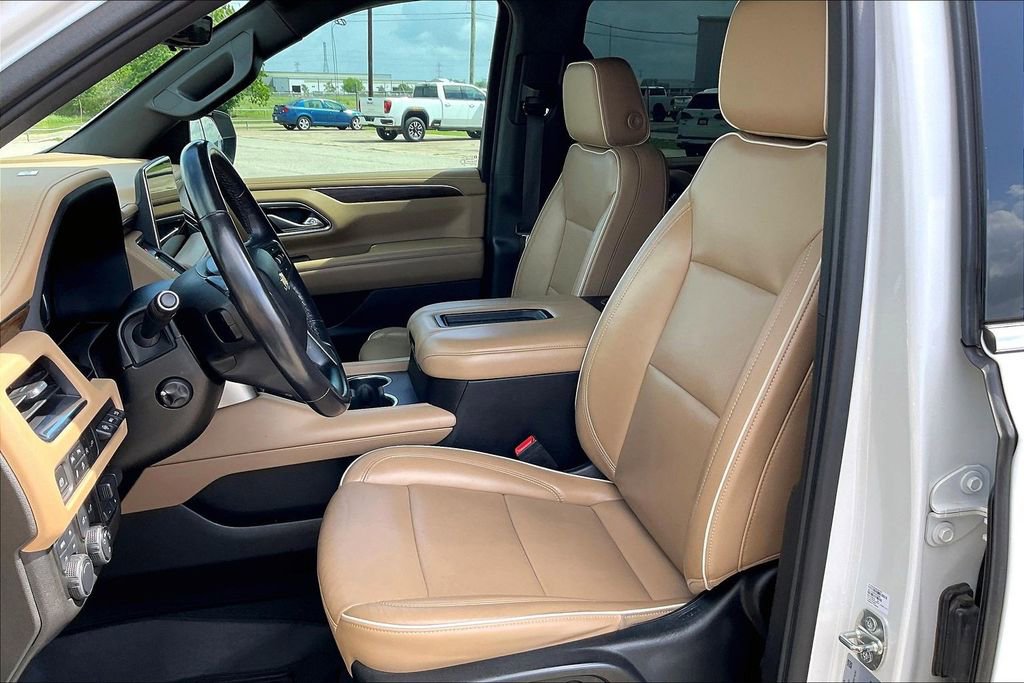 Used 2021 Chevrolet Suburban Premier w/ Premium Package AWD/4WD image 18