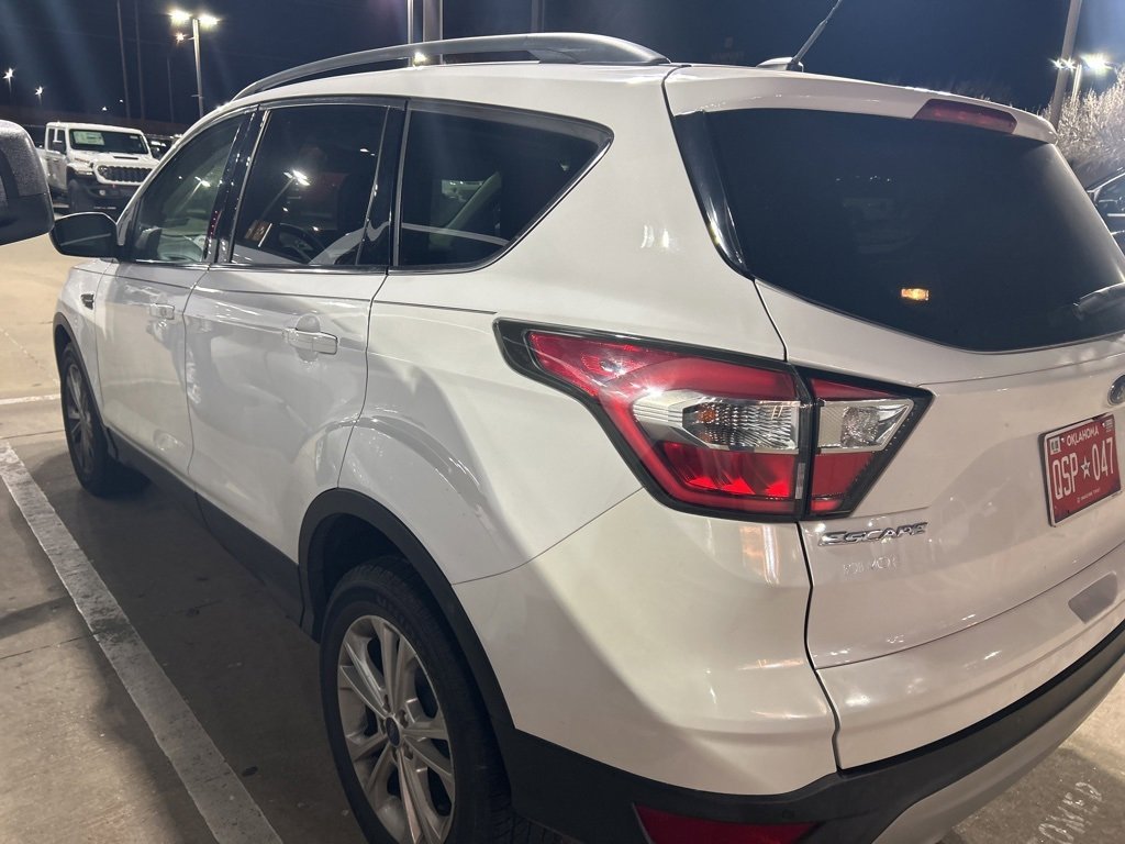Used 2018 Ford Escape SE w/ Ford Safe & Smart Package image 6