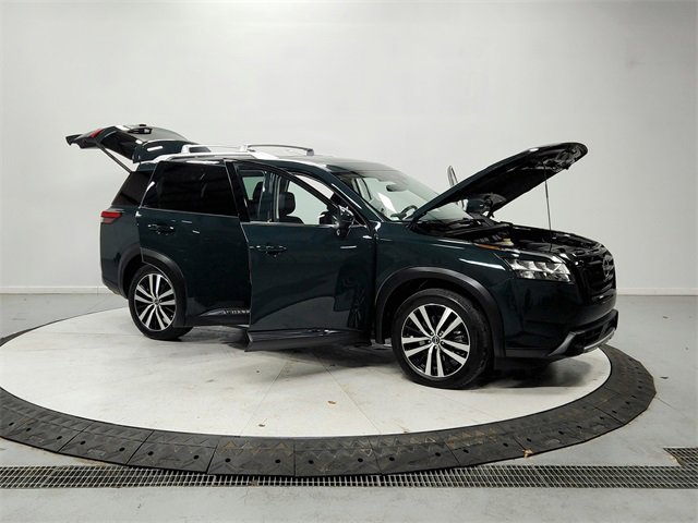 Used 2024 Nissan Pathfinder Platinum w/ Lighting Package (N93) image 9