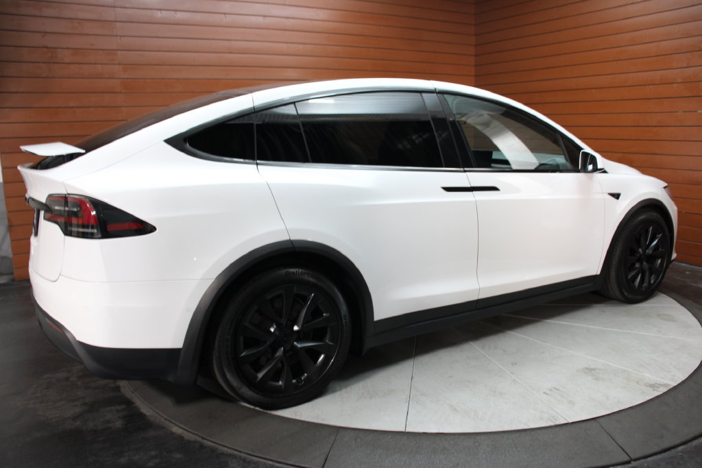 Used 2023 Tesla Model X AWD/4WD image 5