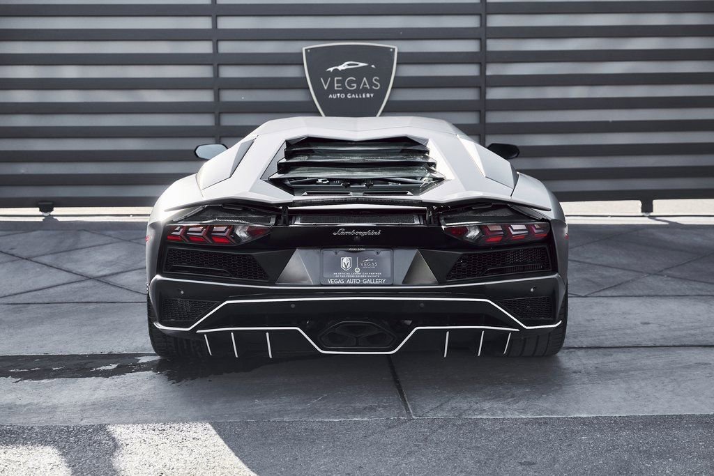 Used 2018 Lamborghini Aventador S image 26