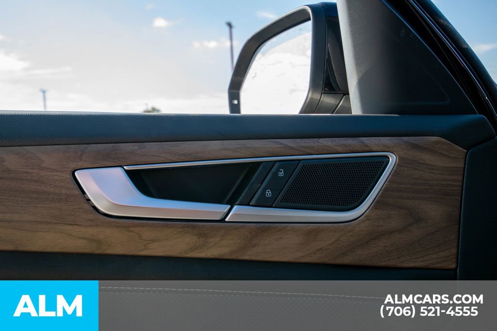 Used 2025 Volkswagen Atlas SE image 26