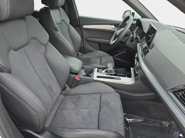 Used 2024 Audi Q5 e Premium Plus AWD/4WD image 12
