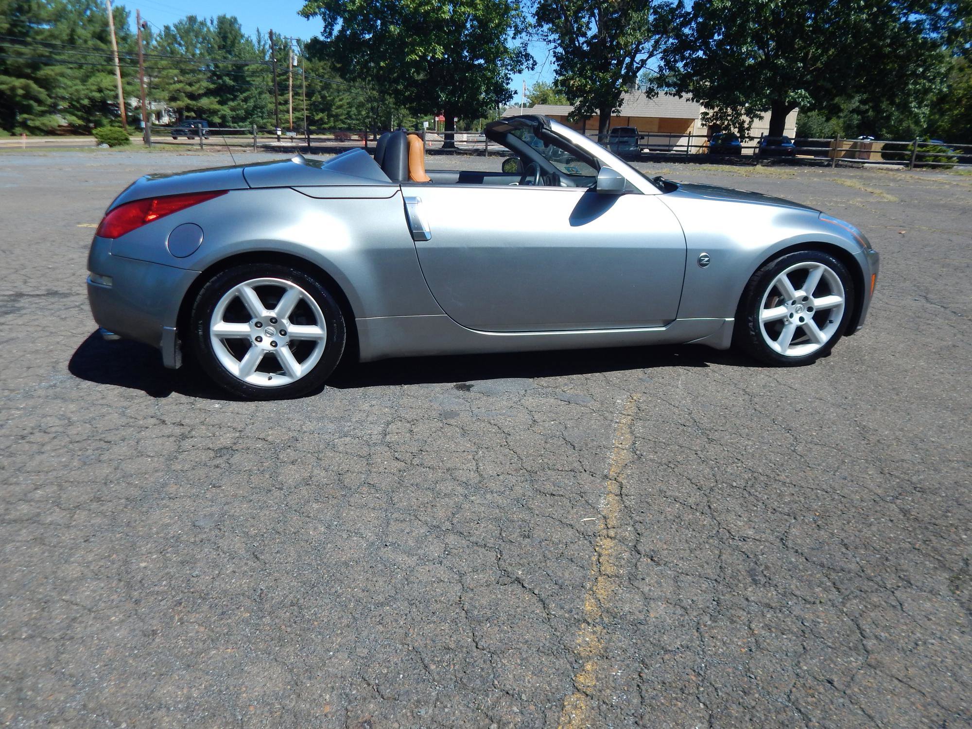 Used 2004 Nissan 350Z Touring image 7