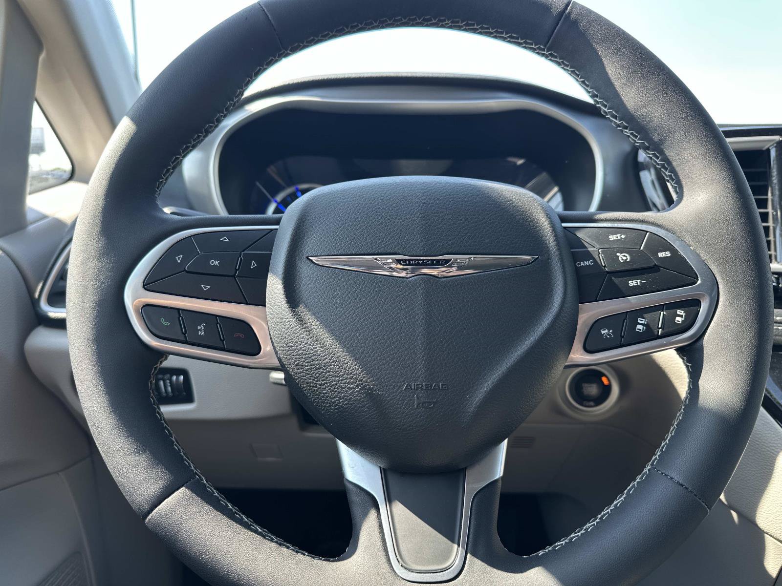 Used 2022 Chrysler Pacifica Touring-L FWD image 20