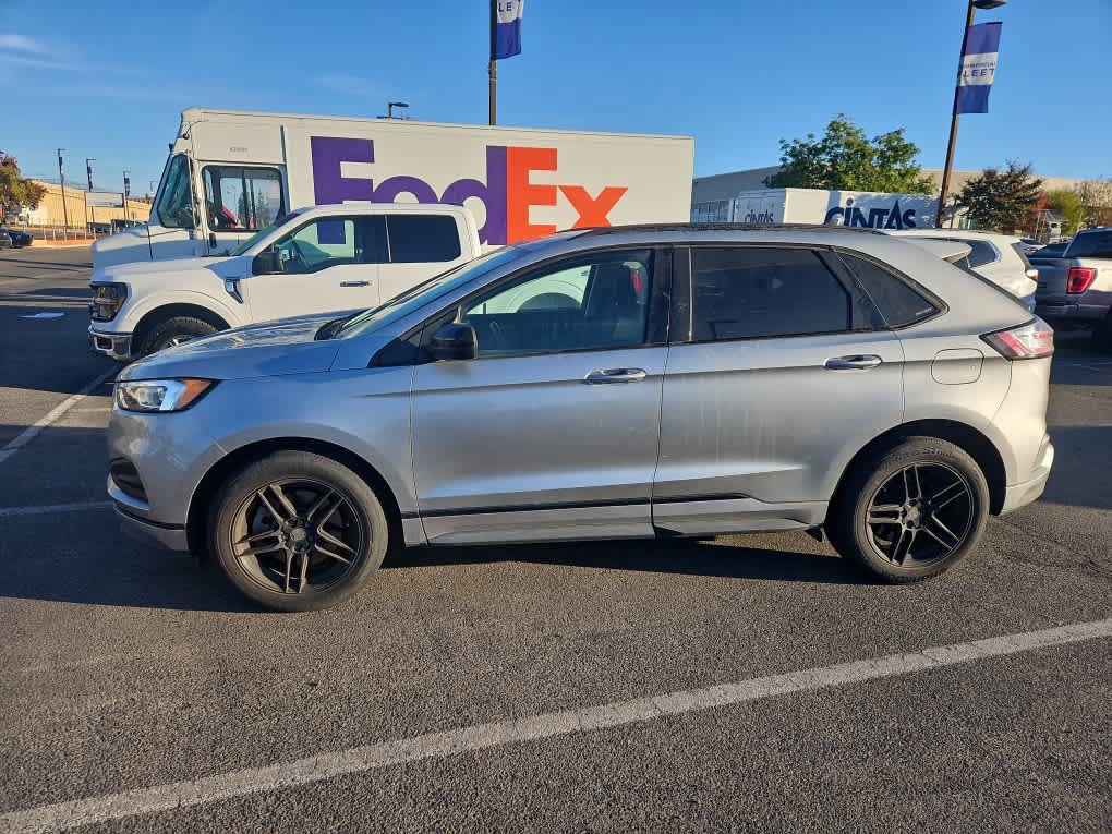 Used 2022 Ford Edge SE w/ Black Appearance Package AWD/4WD image 4