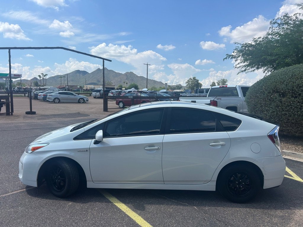 Used 2015 Toyota Prius One image 2