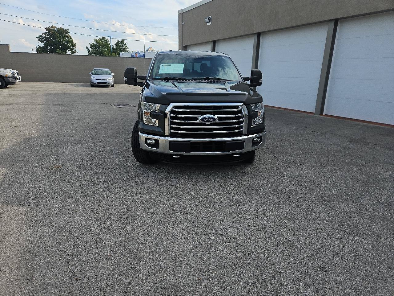 Used 2015 Ford F150 XLT w/ Equipment Group 302A Luxury AWD/4WD image 4