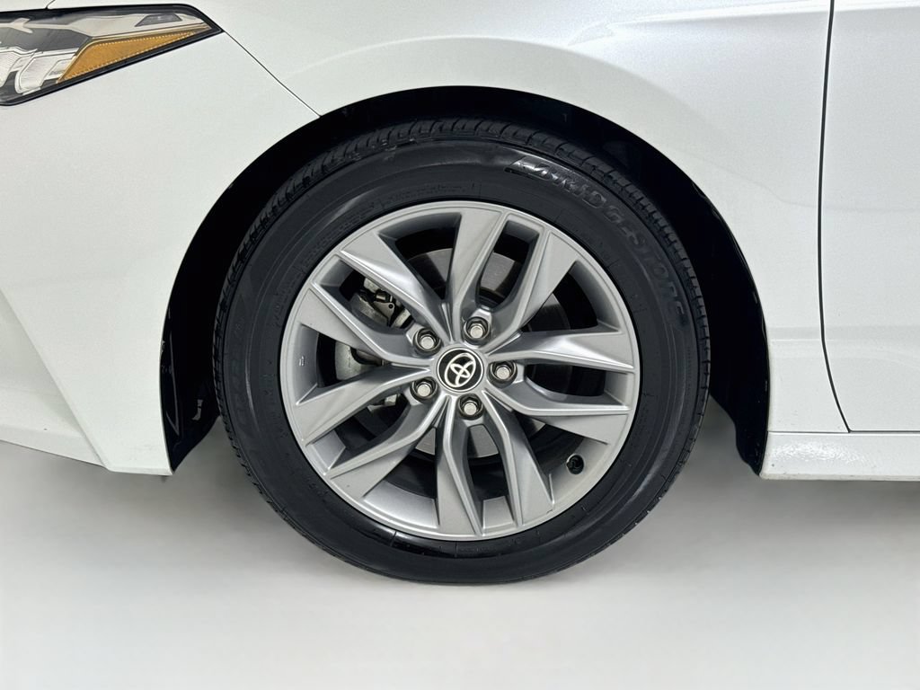 Used 2022 Toyota Avalon XLE w/ Moonroof Package FWD image 32
