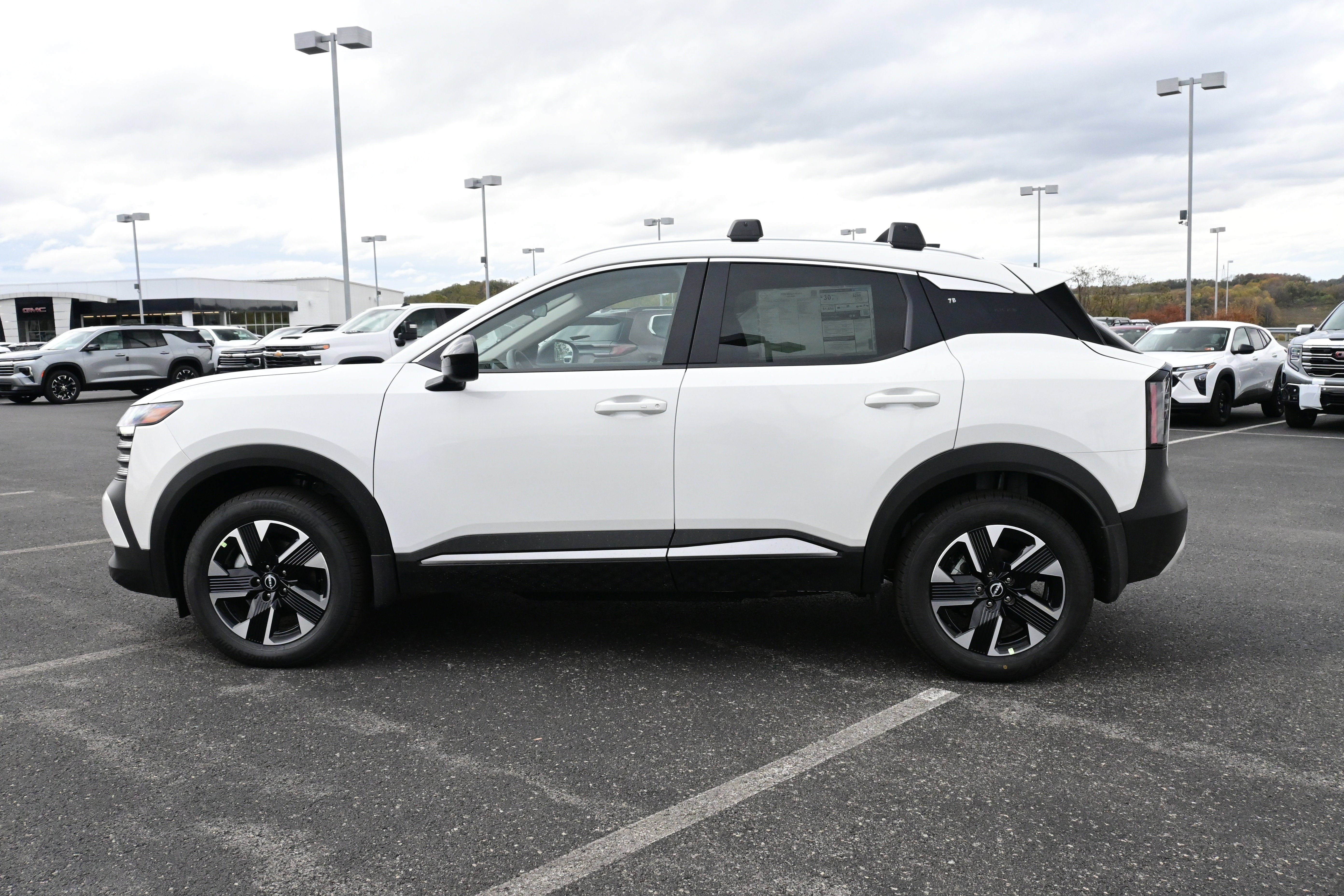 New 2026 Nissan Kicks SV w/ SV Premium Package AWD/4WD image 5