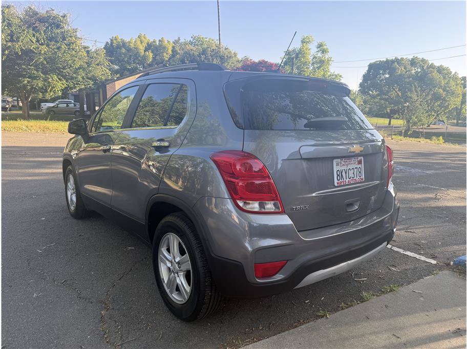 Used 2019 Chevrolet Trax LT w/ LT Convenience Package FWD image 5