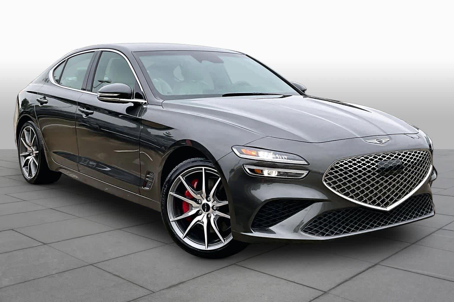 Used 2025 Genesis G70 2.5T RWD image 3