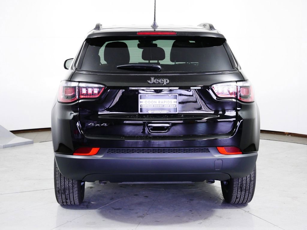 Used 2024 Jeep Compass Latitude w/ Convenience Group image 19