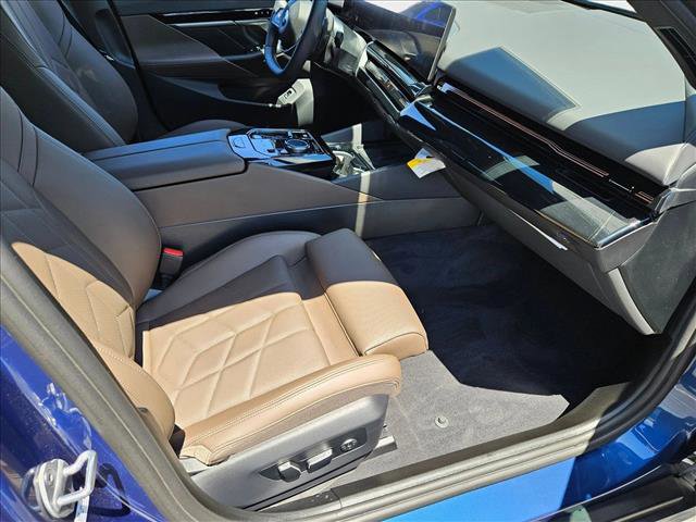 Used 2024 BMW 530i w/ Premium Package image 19