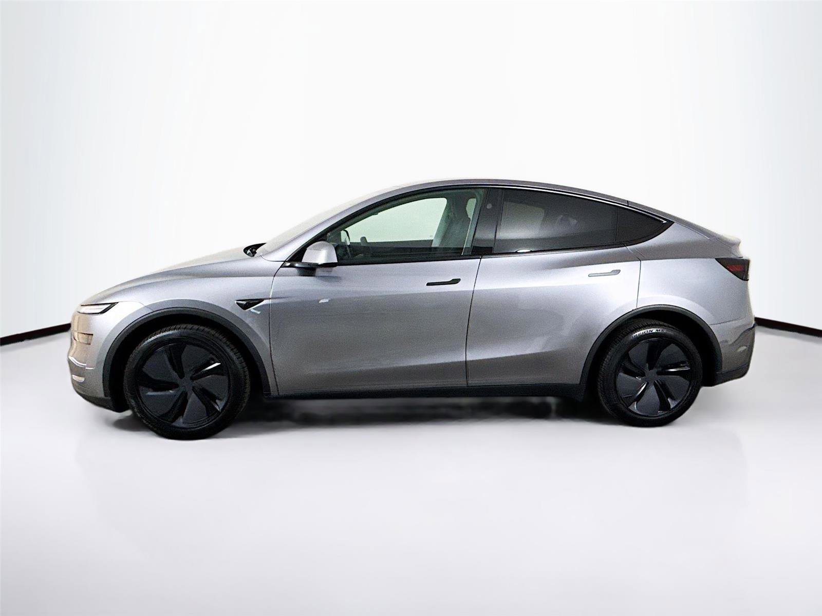 Used 2026 Tesla Model Y Long Range image 3