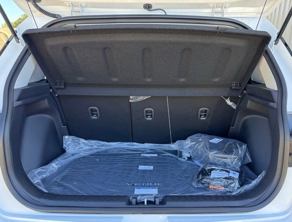 New 2026 Hyundai Venue SEL image 17