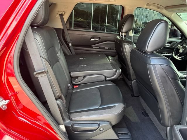 Used 2024 Nissan Pathfinder SL FWD image 9
