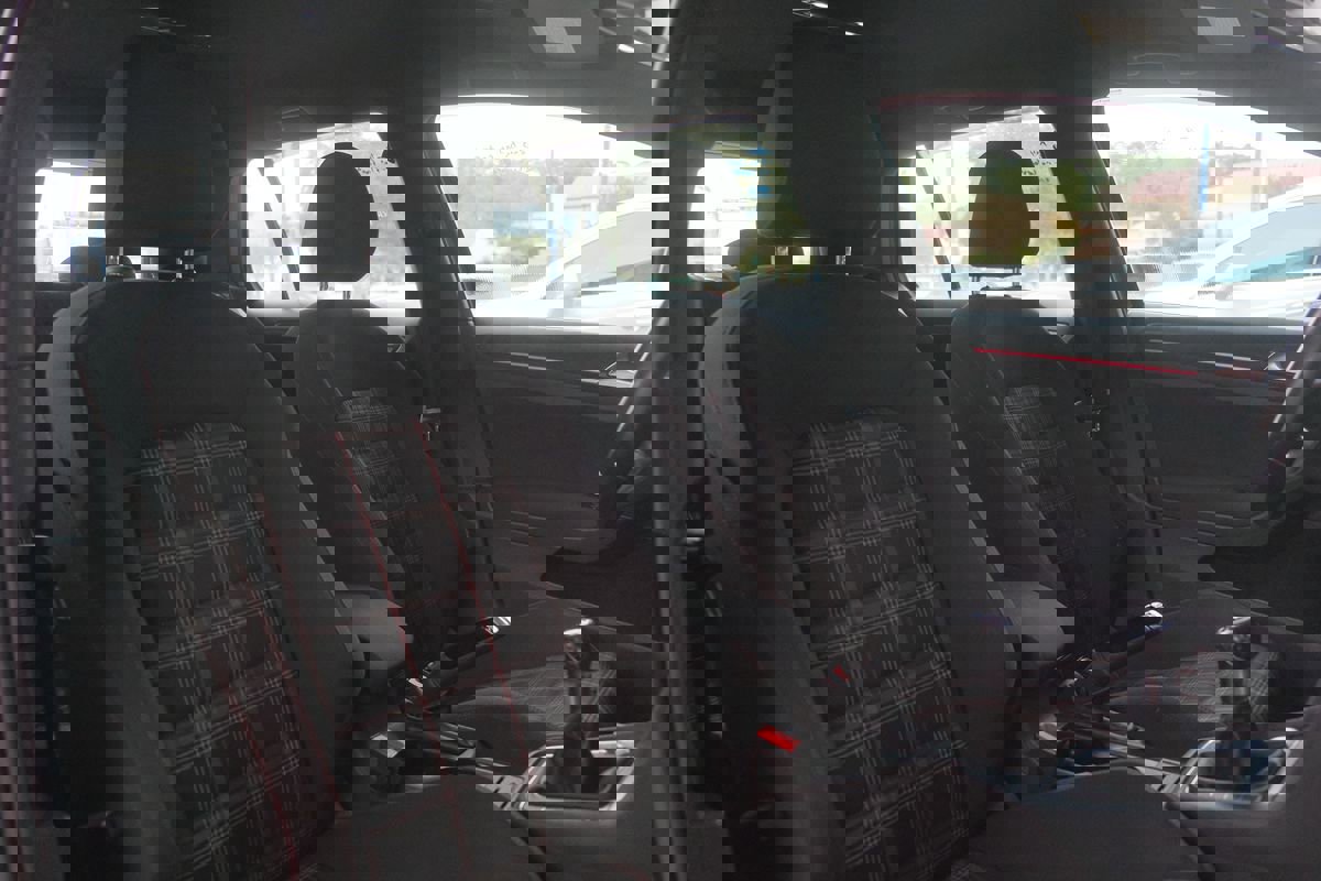 Used 2017 Volkswagen GTI Sport image 26