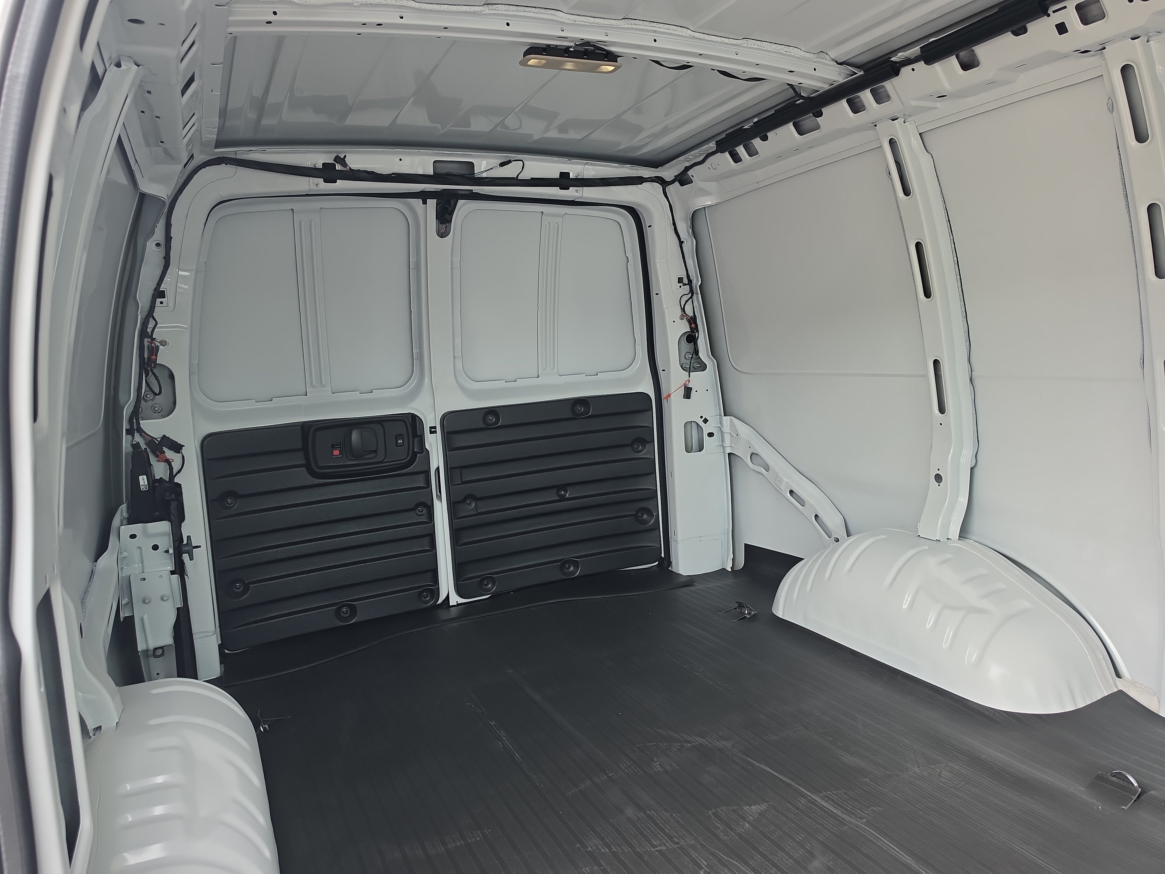 New 2026 Chevrolet Express 3500 RWD image 16