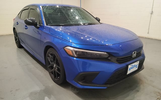 Used 2023 Honda Civic Sport image 2