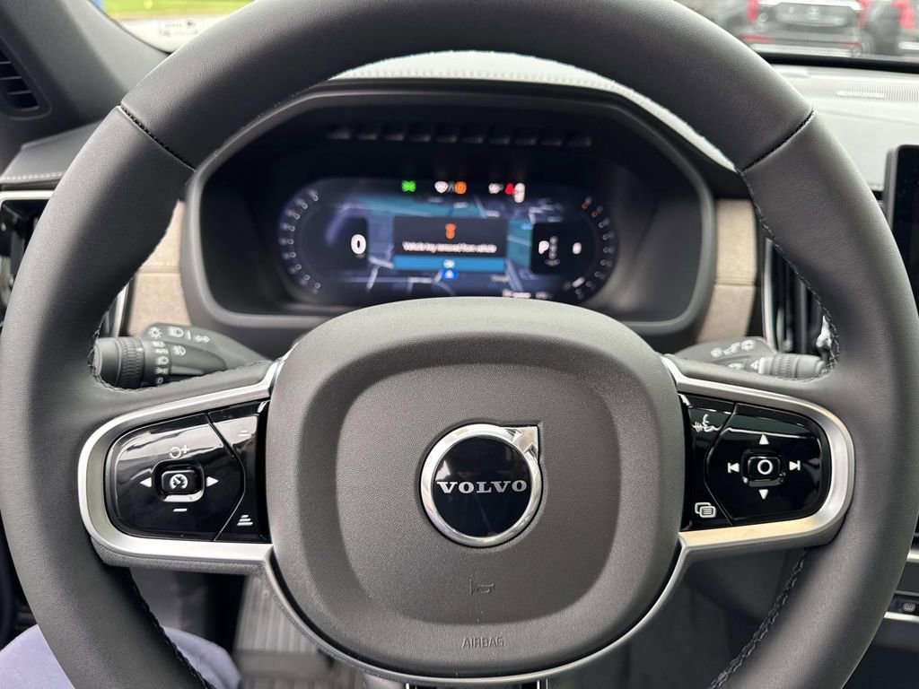 Used 2026 Volvo XC90 B6 Plus image 26