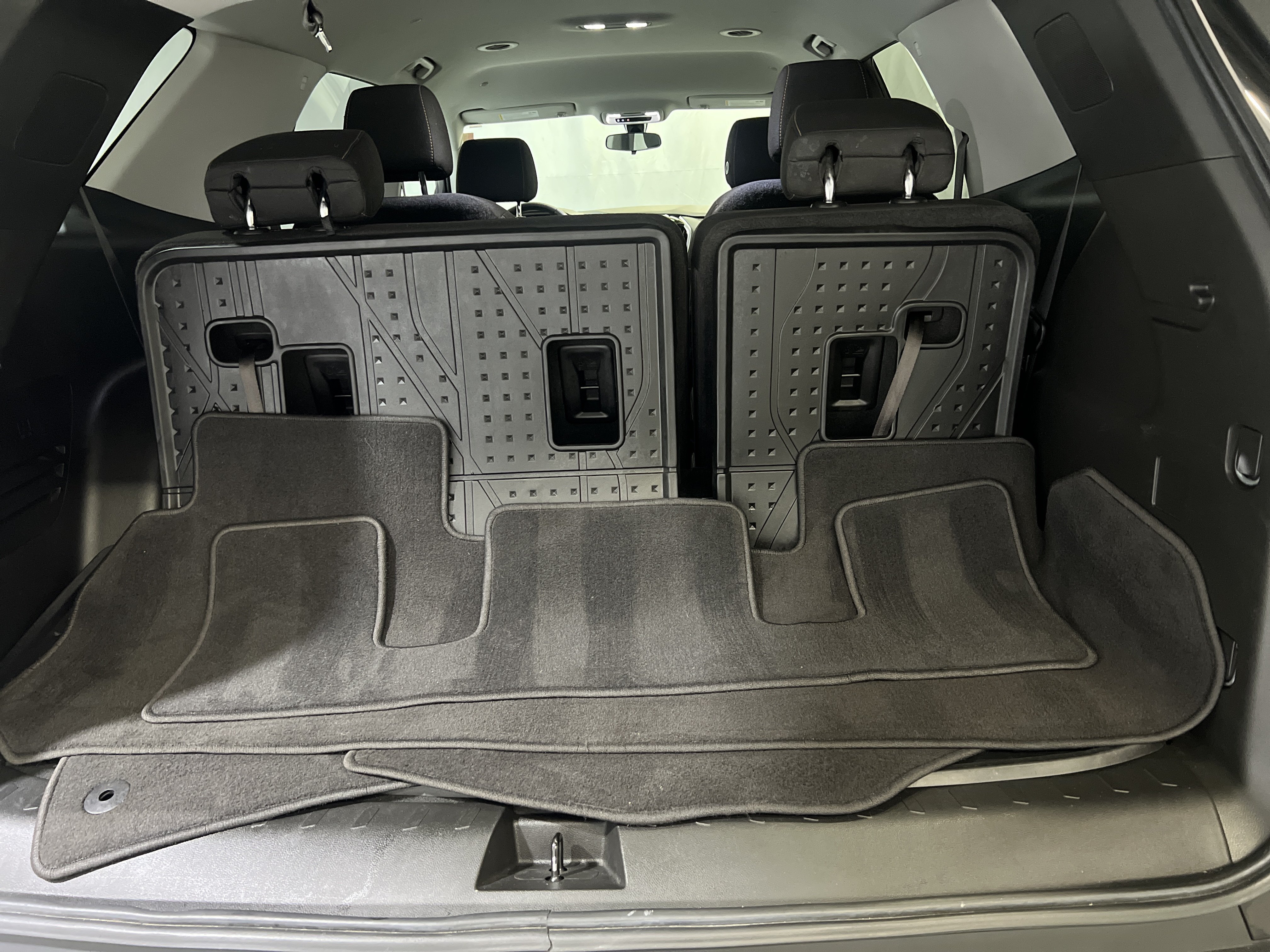Used 2019 Chevrolet Traverse LT w/ LPO, Floor Liner Package AWD/4WD image 14