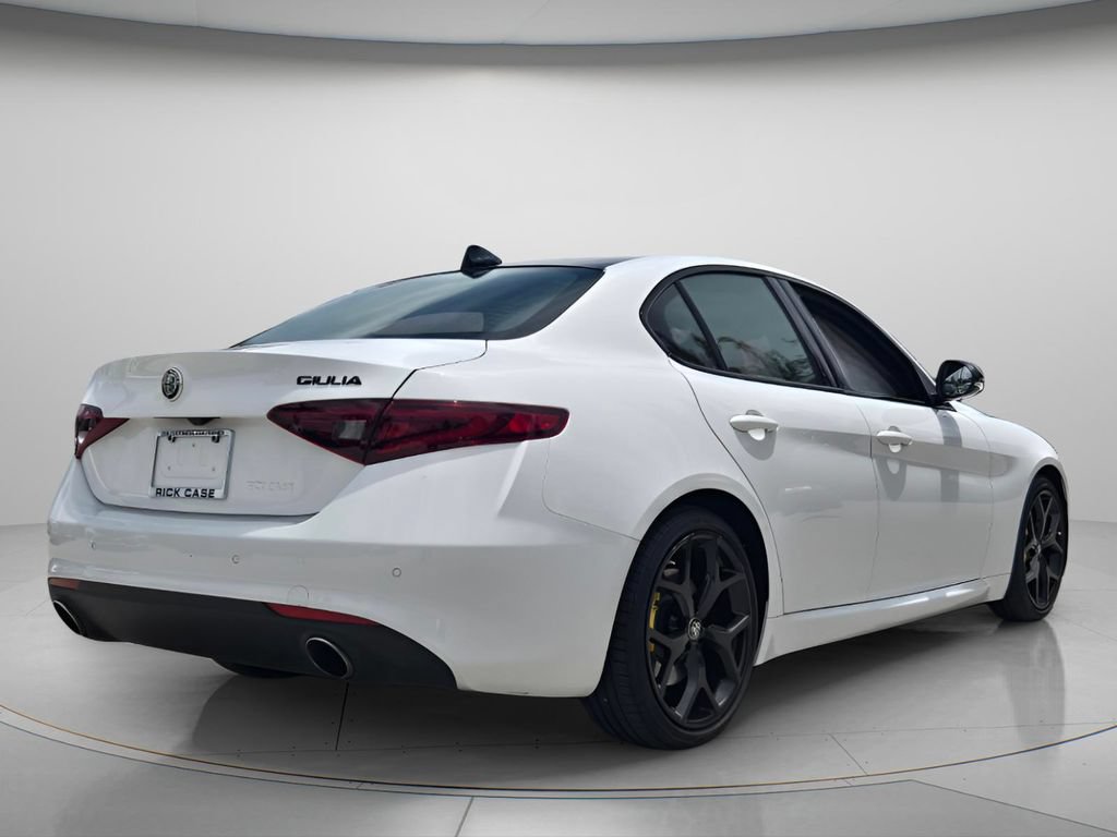 Used 2021 Alfa Romeo Giulia Ti w/ Nero Edizione RWD image 6