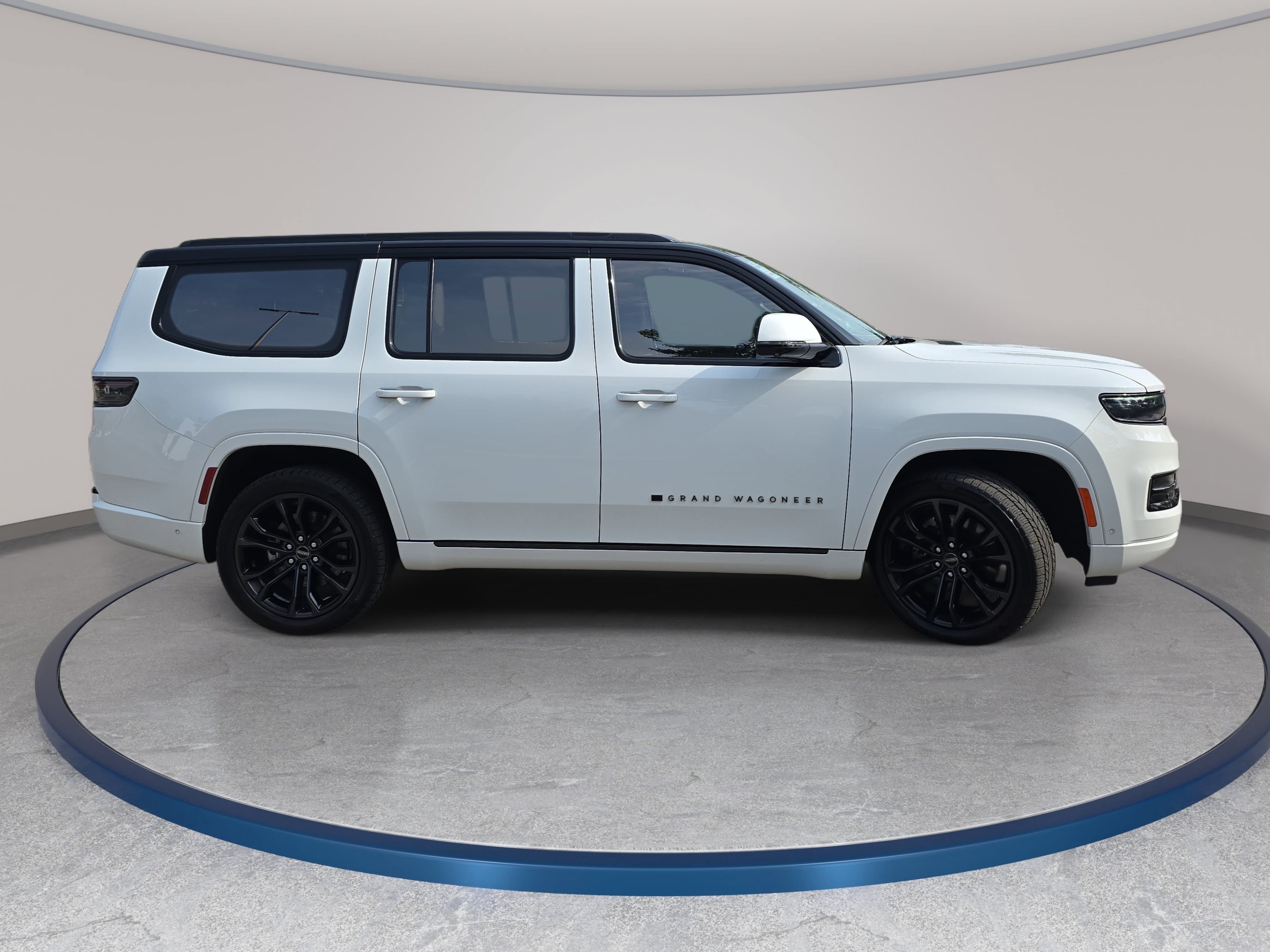 Used 2022 Jeep Grand Wagoneer Series II AWD/4WD image 4