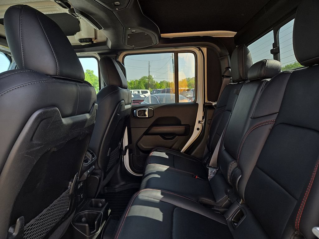 Used 2024 Jeep Gladiator Rubicon AWD/4WD image 8