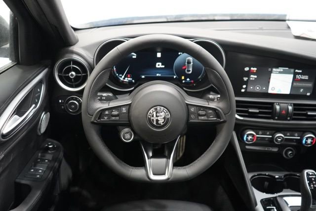 New 2025 Alfa Romeo Giulia AWD image 12