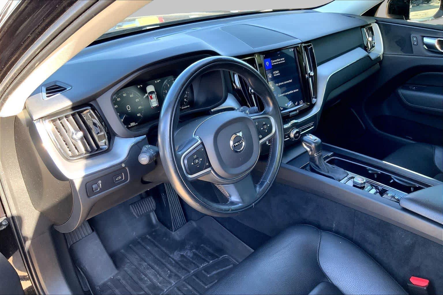 Used 2020 Volvo XC60 T5 Momentum AWD/4WD image 17