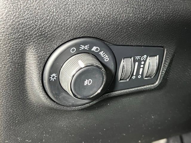 Used 2023 Jeep Compass Altitude image 22