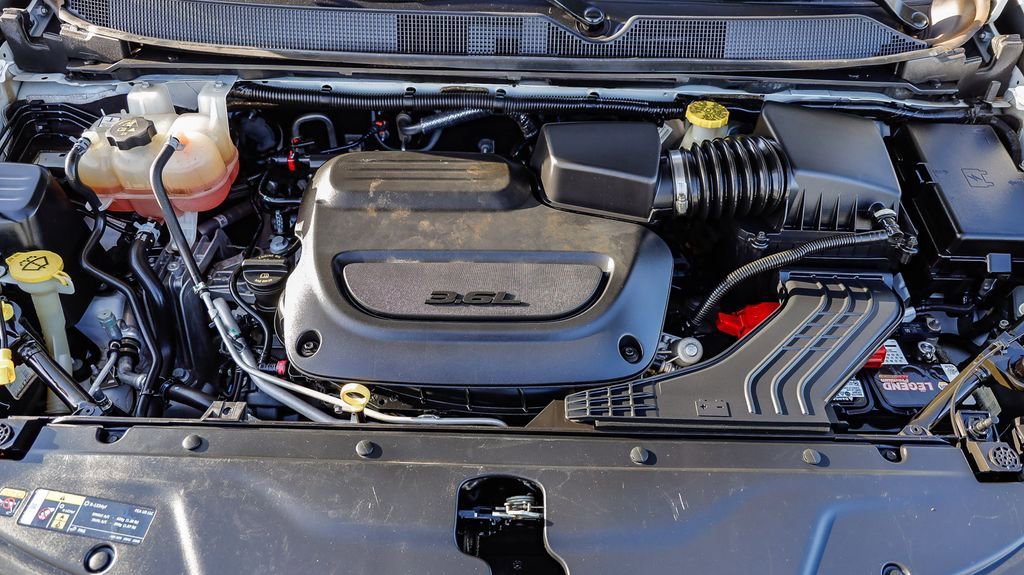 Used 2022 Chrysler Pacifica Touring-L image 32