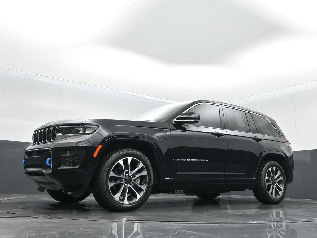 Used 2024 Jeep Grand Cherokee Overland w/ Luxury Tech Group IV image 11