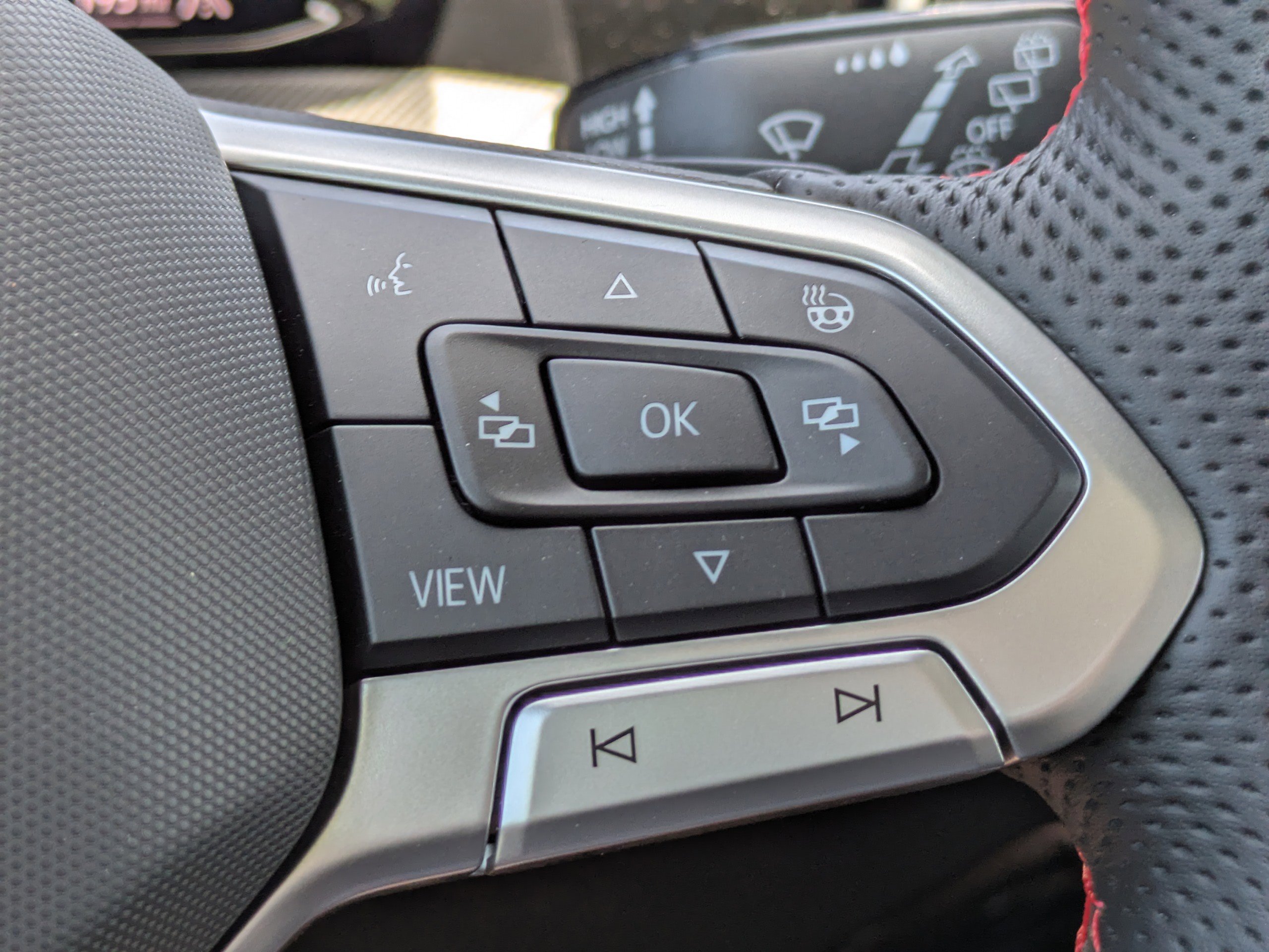 New 2026 Volkswagen GTI SE FWD image 26