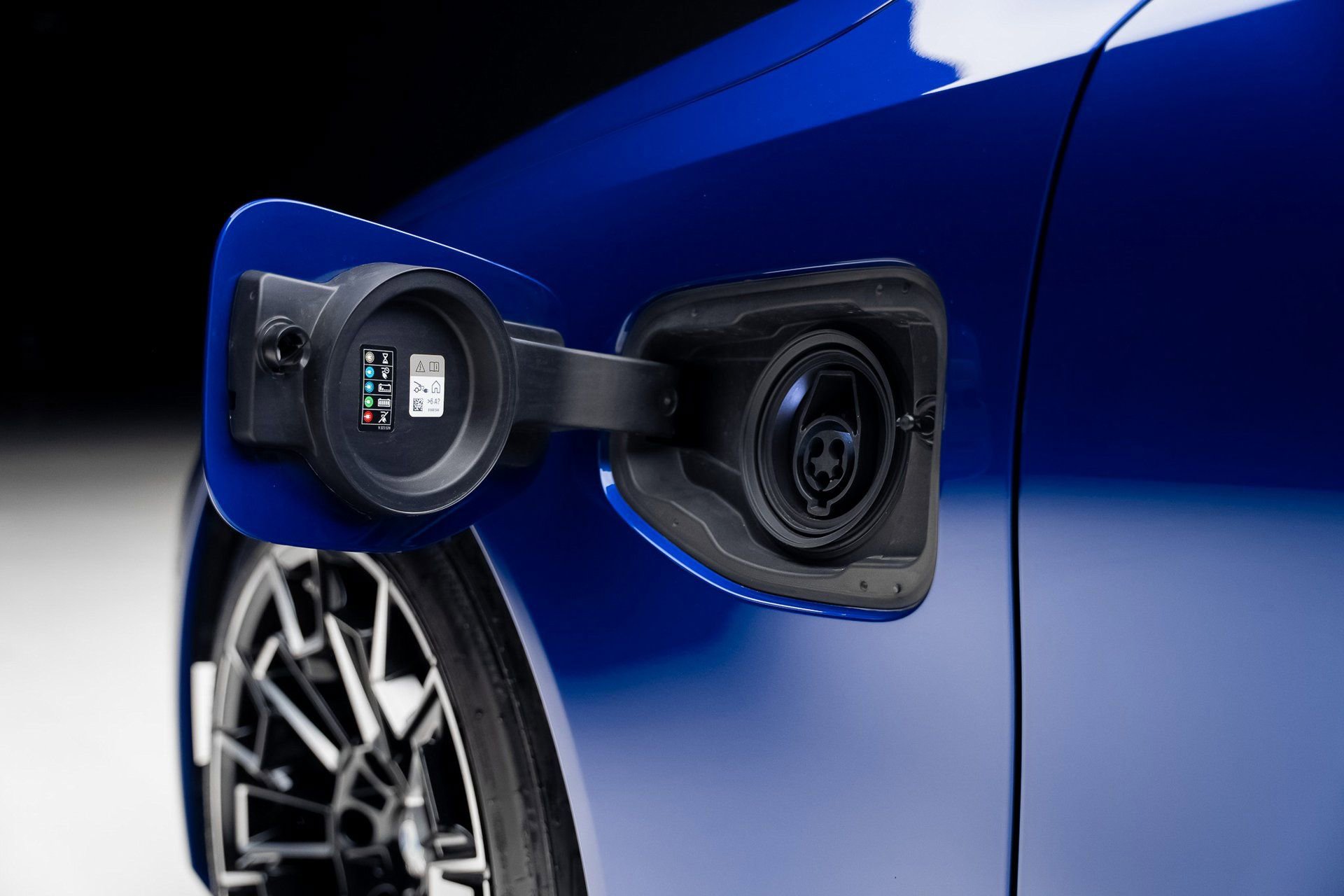 Used 2025 BMW M5 w/ Carbon Package image 23