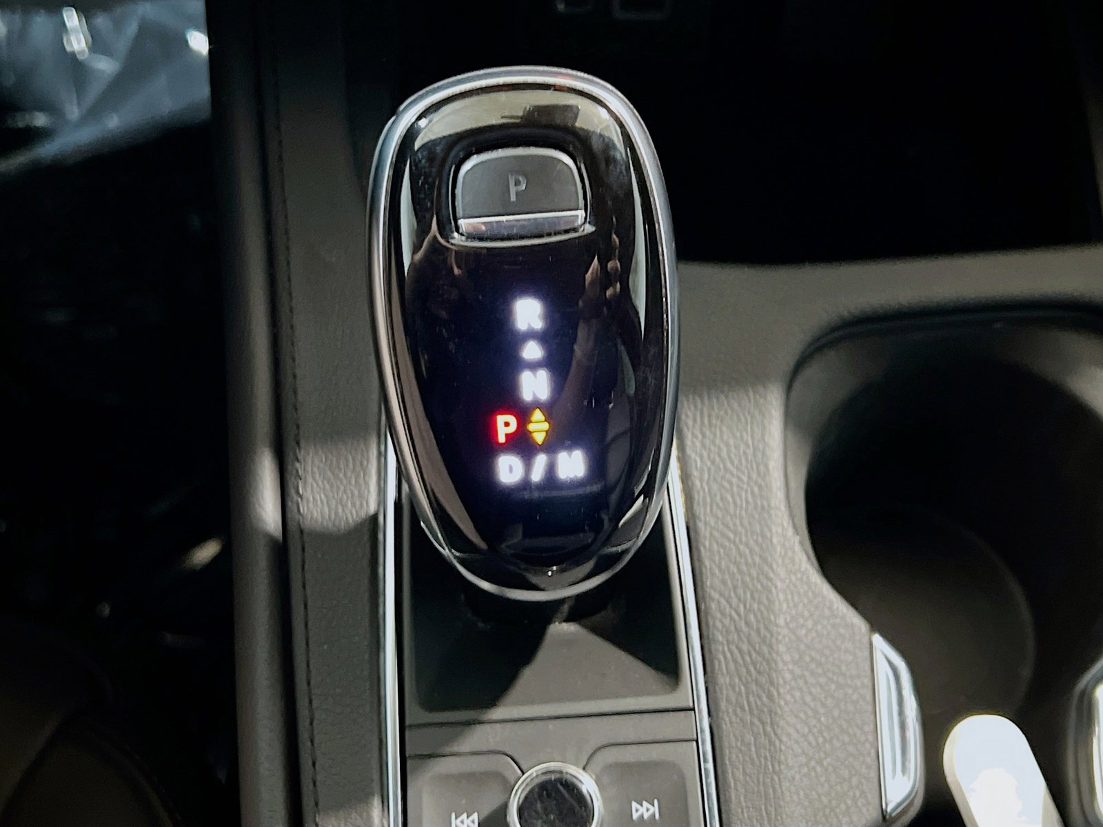 Used 2022 Cadillac XT4 Sport w/ Safety Alert Package FWD image 12